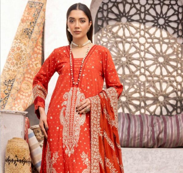 EMBROIDERET BANASARI JECQUARD LAWN WITH EMBROIDERED CHIFFON DUPATTA